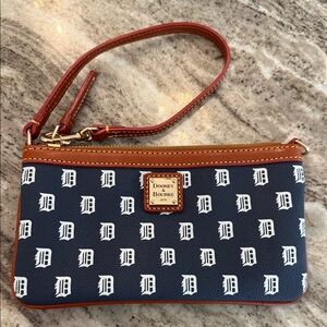 Dooney & Bourke Detroit Tigers Navy Wristlet
